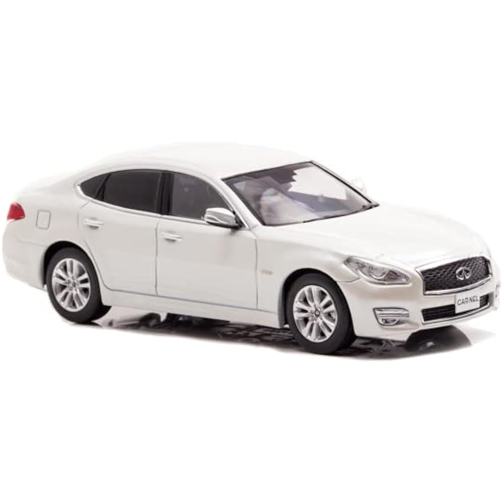 Hiko Seven CARNEL 1/43 Nissan Fuga Hybrid (Y51) 2015 Crystal White Pearl Finished Product
