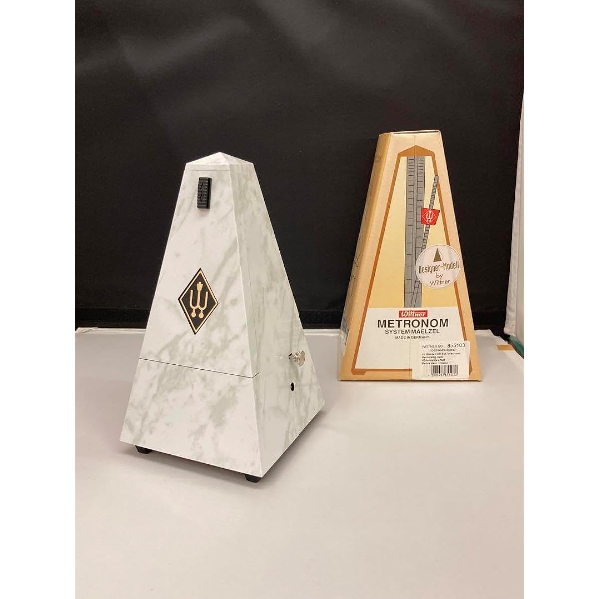 Wittner Designer Metronome White Marble NXZ5GB