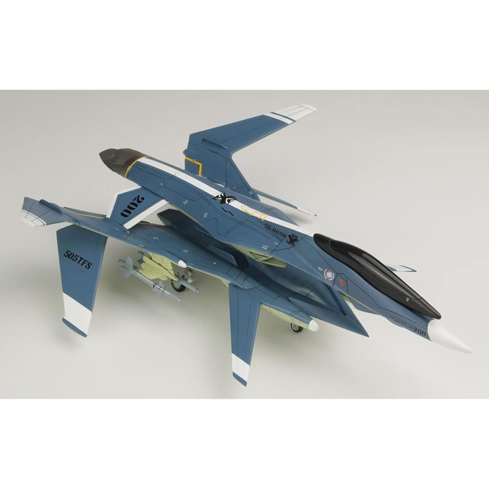 Platz Battle Fairy Yukikaze Fern II AAM-III missile included 1/72 scale multi-material kit X-14 molding color