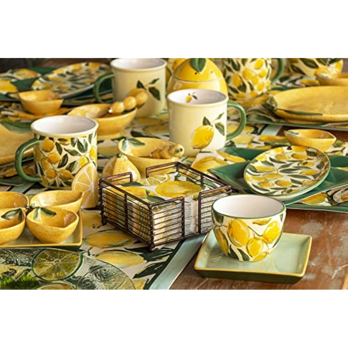 Boston International IHR 3-ply Paper Napkins, 16-count, Guest Size, Painterly Lemon