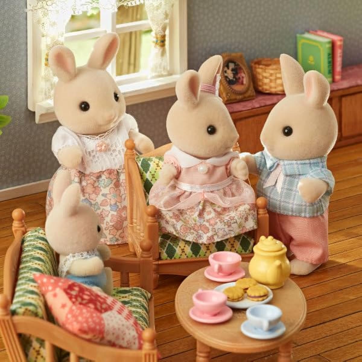 Calico Critters Milk Rabbit Family Collectible Doll Figures Set of 4