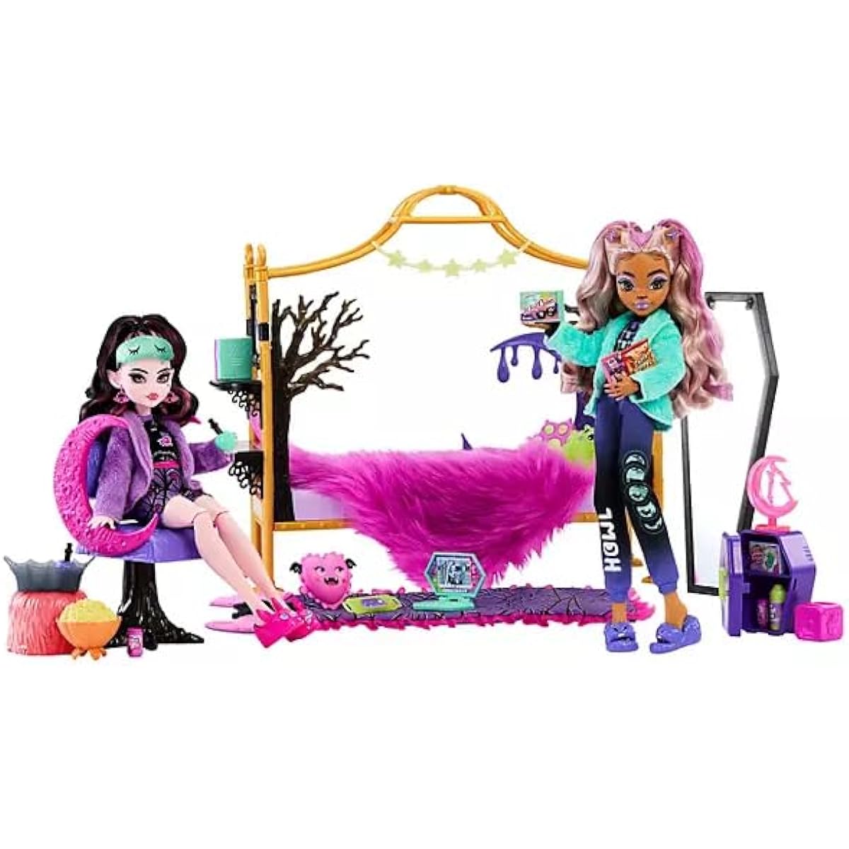 Monster High Creeover Bedroom Playset with Draculaura, Clawdeen Wolf and 20+ Fab Loo Pieces for the Ultimate Creep-tastic Experience