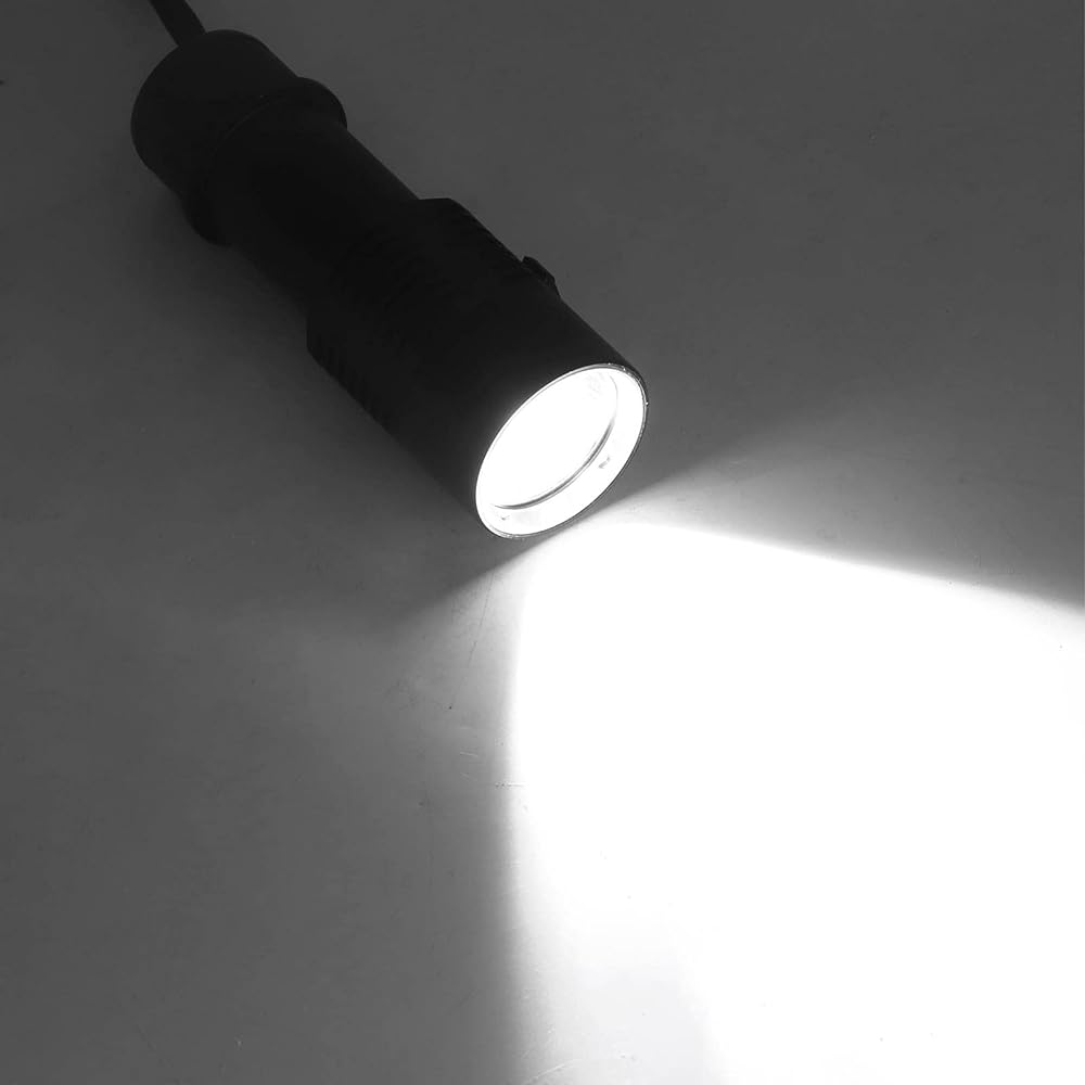 Diving Light, Magnetic Switch Waterproof Diving Torch Preservative IPX8 Waterproof 5000LM Brightness Underwater Auxiliary Light for Diving