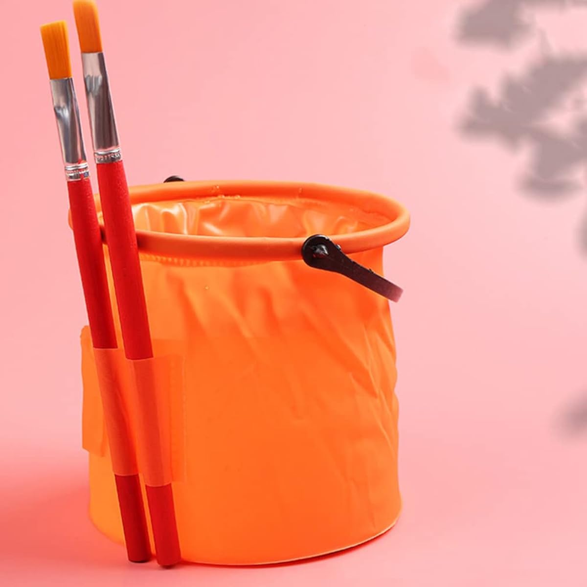 Wakauto 2Pcs Paint Brush Basin with Brush Holder, Foldable Painting Water Cup Bucket Paint Brush Washer for Watercolor Oil Acrylic Gouache Painting, Random Color
