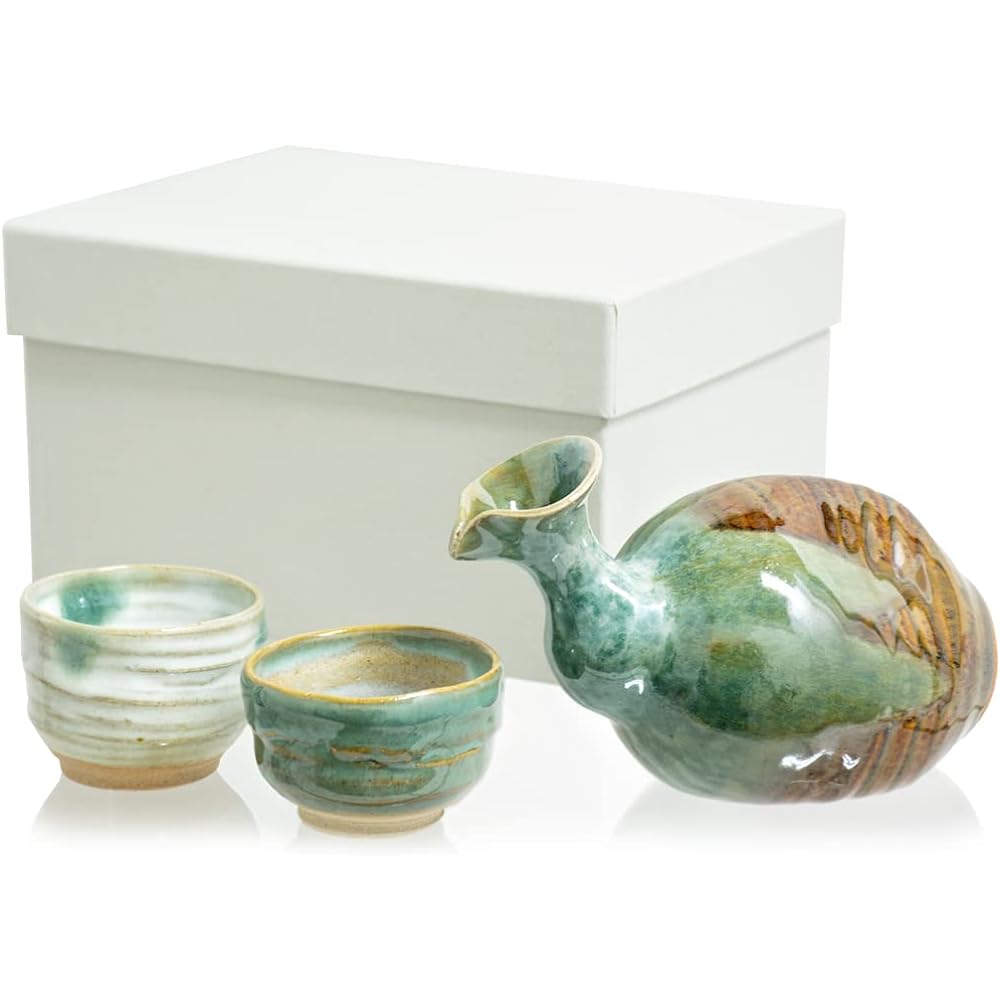 Ecchu Sansuke ware sake set, sake bottle & sake cup in presentation box (made in Japan), a masterpiece made by craftsmen (tokkuri approx. 16 x 9.5 x height 10.5 cm, approx. 310 ml / Sake cup, diameter approx. 6.5 x height approx. 5 cm, approx. 90 ml) Gif