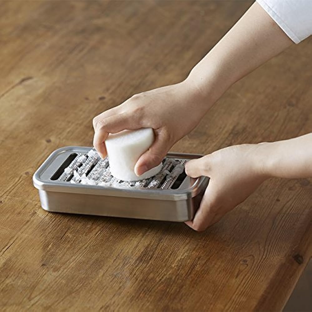 Oya Seisakusho Pure Copper Box Type Grater, Daikon Grater, Small, Compact Type | Grater, Grater, Grater, Daikon Grater, Professional Use, Commercial Use, Craftsmen, Handwork, Lifetime Popular, Gift, Fluffy, Easy