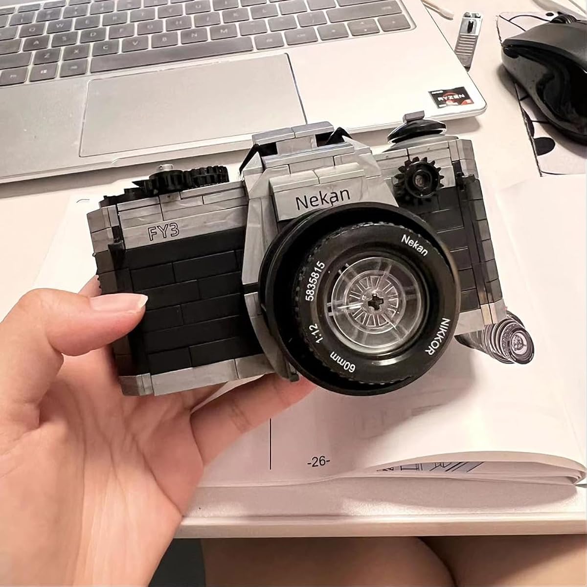 ENHANA Building Blocks Camera DIY STEM Toys Building Building Bricks Set Perfect Gift for Adults, Teens, Collectible Model Digital Camera 405 Pieces QL00846