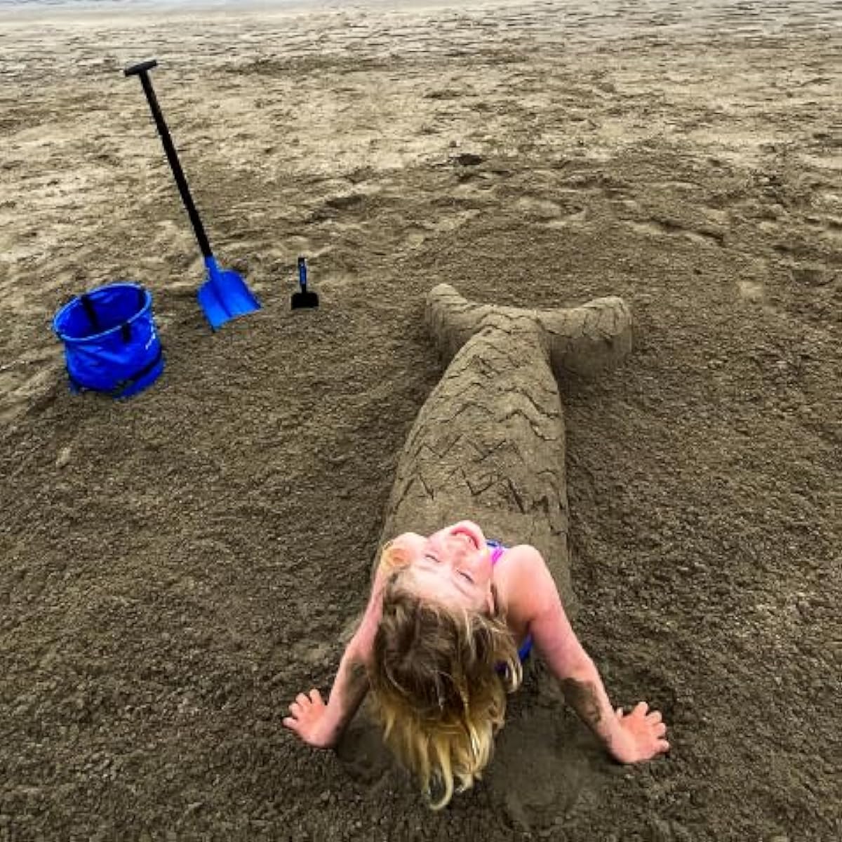 PUFFERFISH Sand Castle KIT - Professional Quality Tools for Building Amazing Sand Castles Bucket Big Shovel Super Scoop Made of Recycled Fishing Net