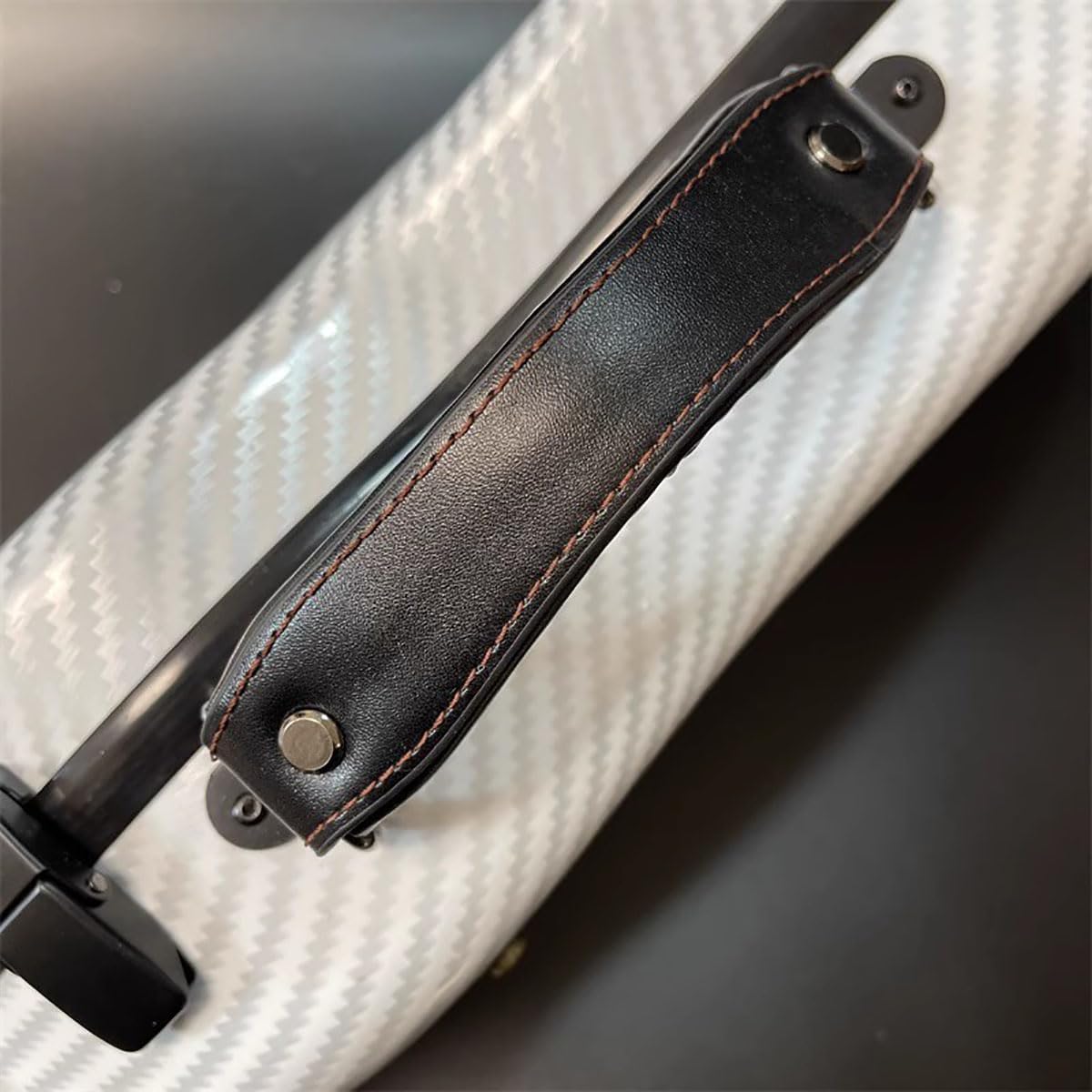 Violin Case Full Size 4/4 Carbon Fiber Hard Box Violin Shape Full Size Light Strong Black White,Black