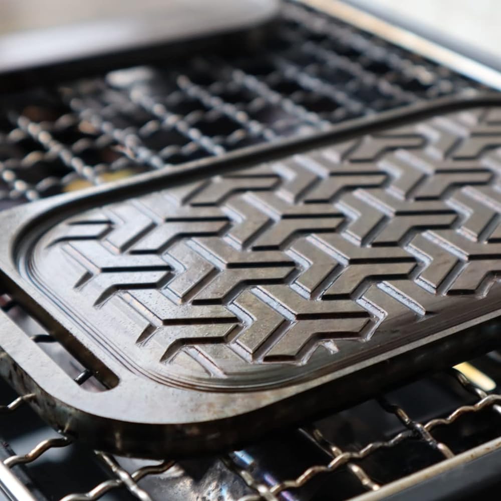 Ihara Monoken Iron Plate, Wai's Bokkee Iron Plate, S Size, For Solo Camping, Extra Thick Iron Plate, For Both Yakiniku and Bonfires, Made in Japan