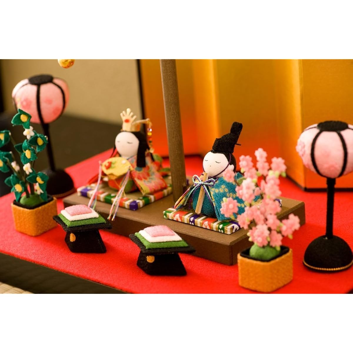 Ryukodo Hina Doll Tabletop Hanging Ring Decoration Warabe Hina Width 30cm x Depth 25cm x Height 37cm