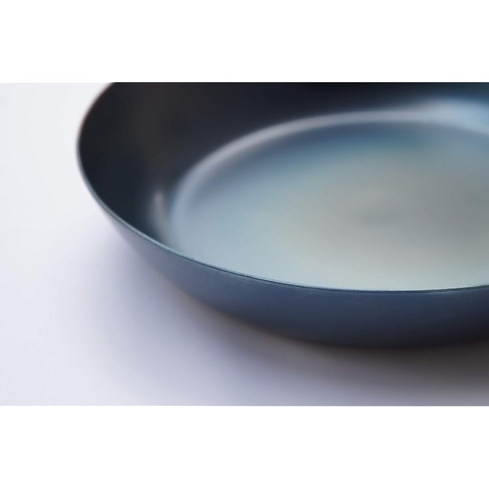 Iron frying pan that will grow the more you use it, 28cm plain wood handle, made in Japan, IH compatible, lightweight, no seasoning required, outdoor, camping