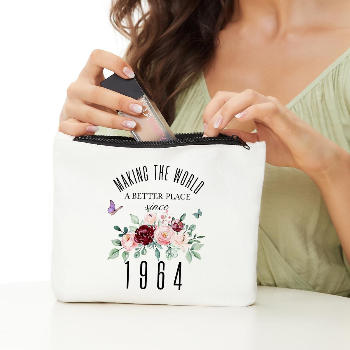 Since1962 Makeup Bag for Women 60th Birthday Gift, Perfect 60th Birthday Gift, Best Gift Idea for Sister, Friend, Coworker, Grandma, Mom, Boss