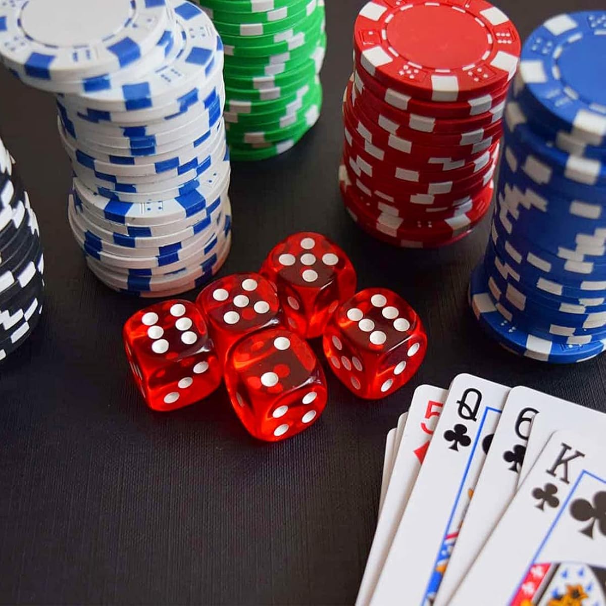 RAYWER 300 Piece Casino Chip Poker Set with Aluminum Case (11.5 Gram Chips), 2 Decks of Cards, 5 Dice, 3 Buttons for Texas Hold'em Blackjack