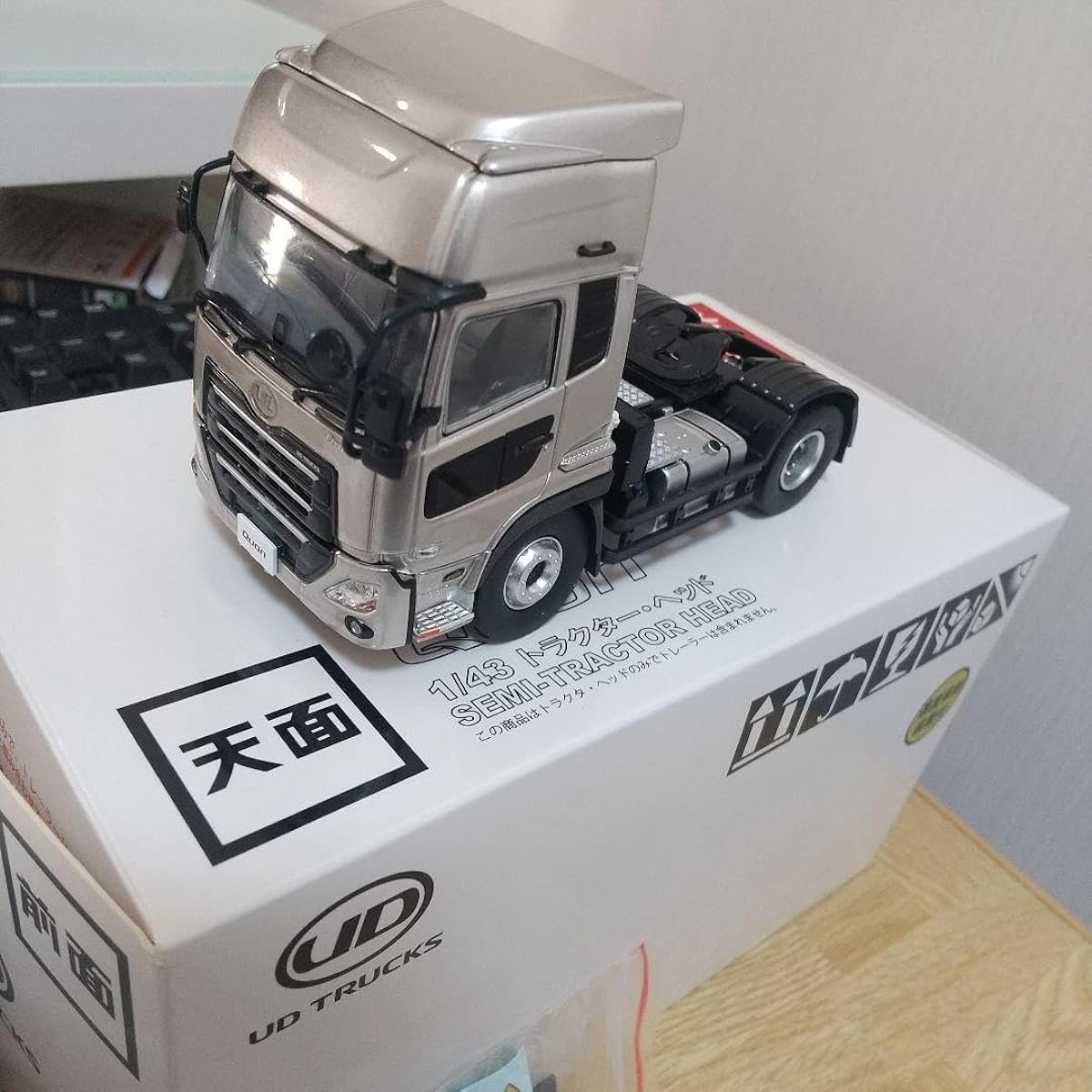 UD N Kyosho Tractor Head 143 DJ