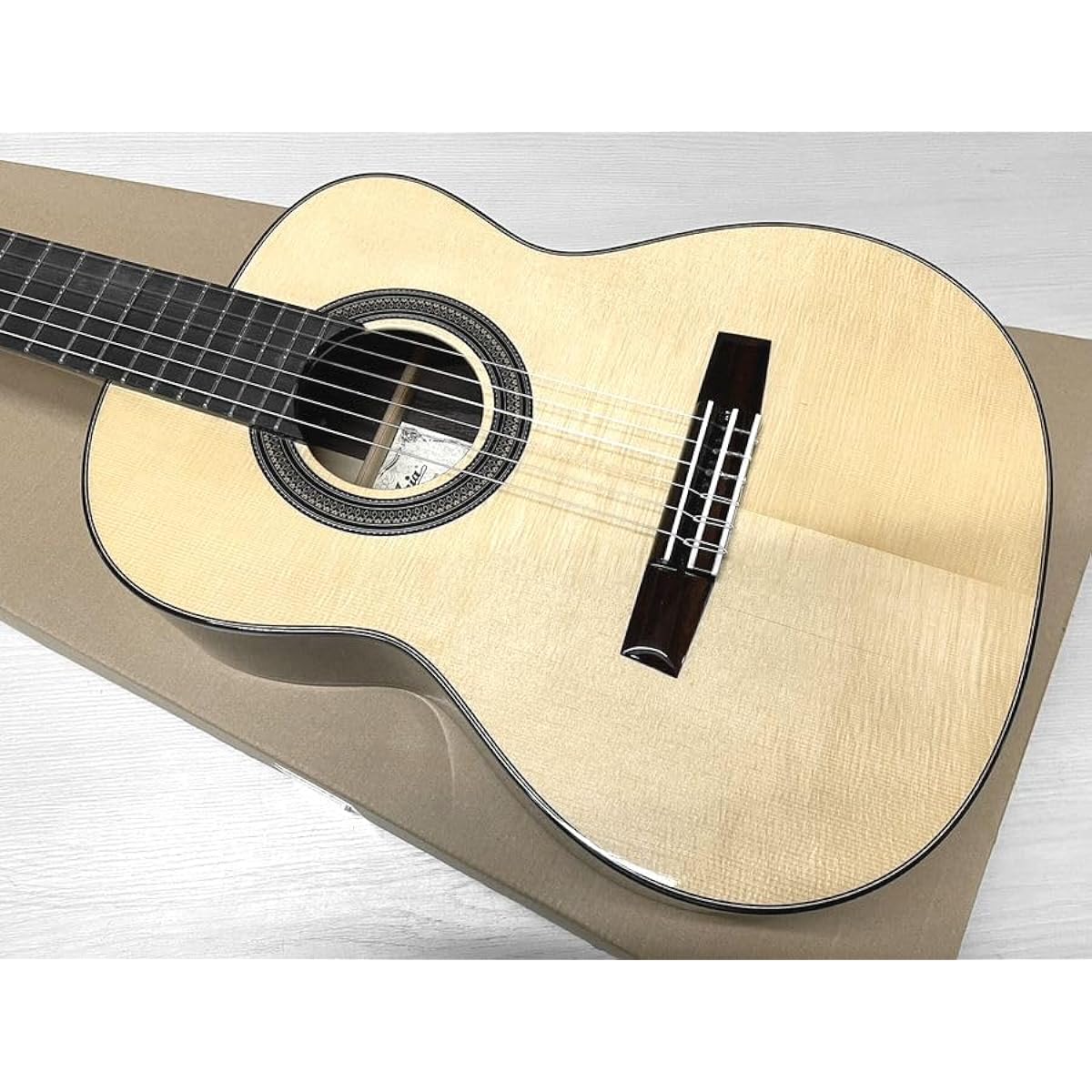 ARIA A-50A-S Aria Alto Guitar Requinto Guitar Nylon Strings Spruce Solid Top Outlet