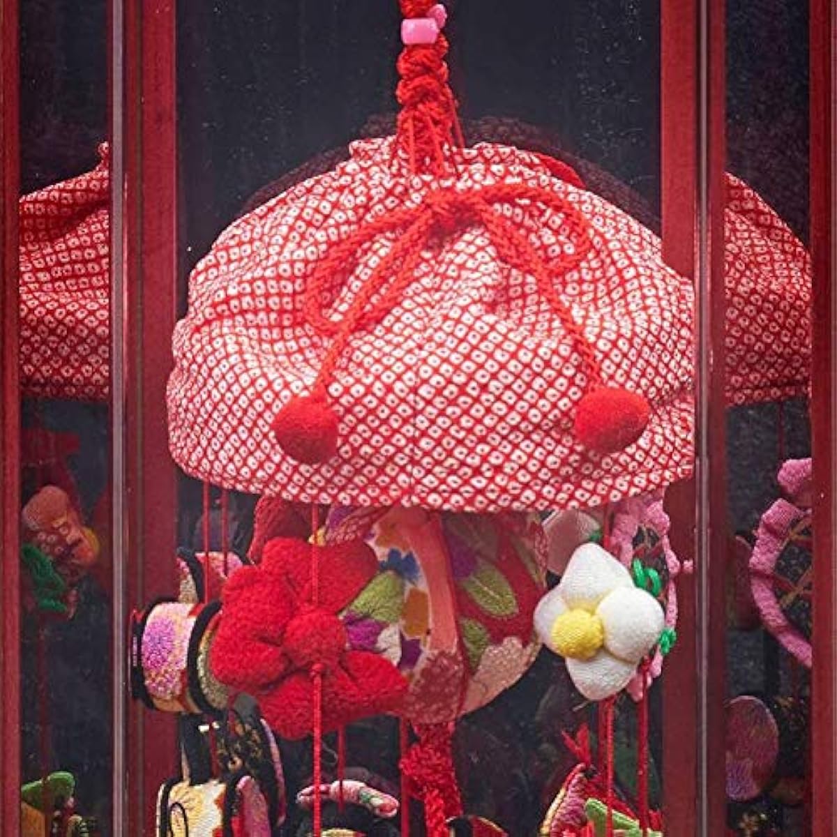 Hanging ornament in a case, red, small, hexagonal acrylic case (fn3-h68) Hina dolls