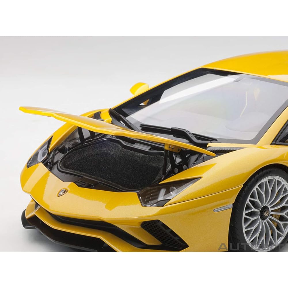 AUTOart AUTOart 1/18 Lamborghini Aventador S Metallic Yellow Finished Product