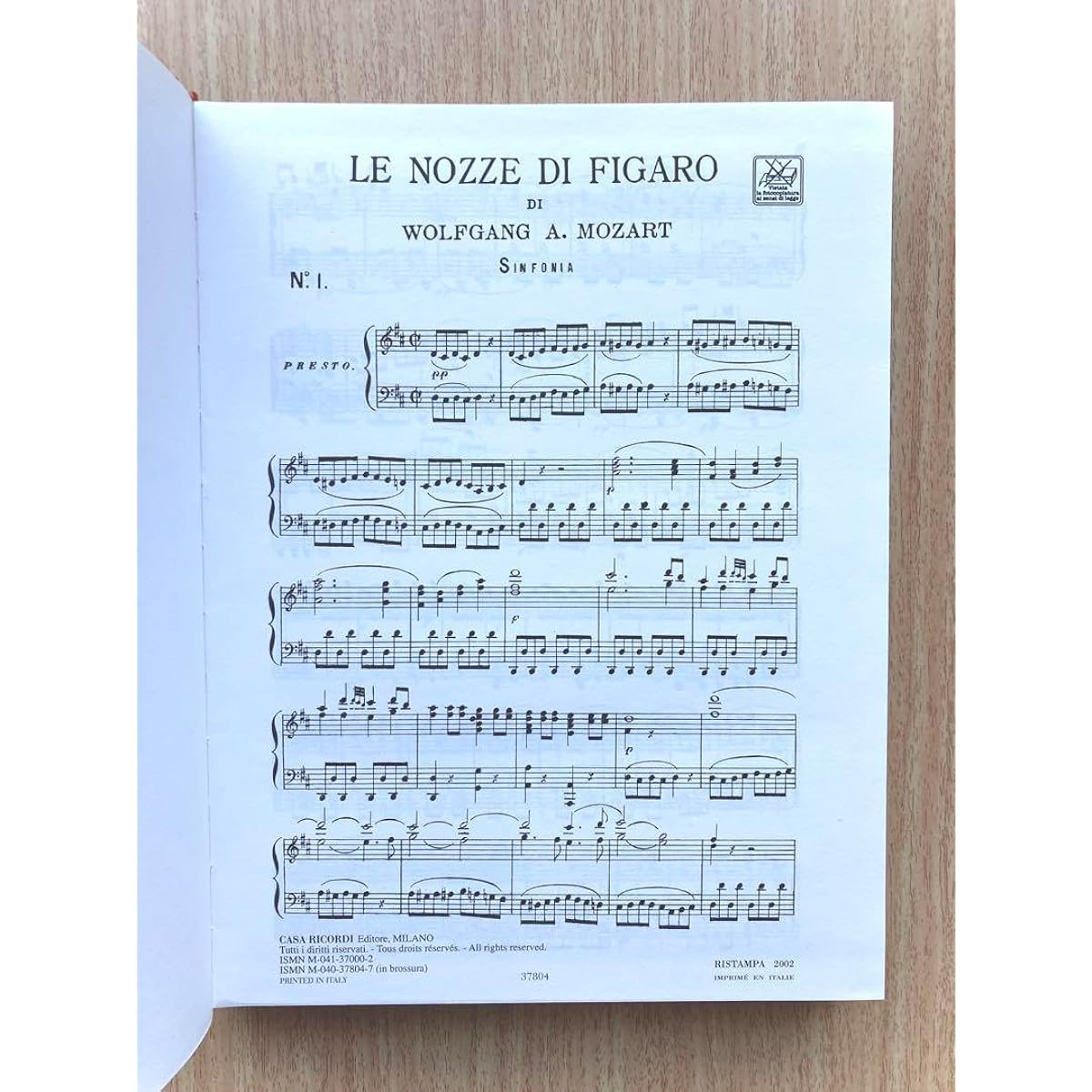 Imported sheet music RICORDI The Marriage of Figaro vocal score cloth bound hard cover