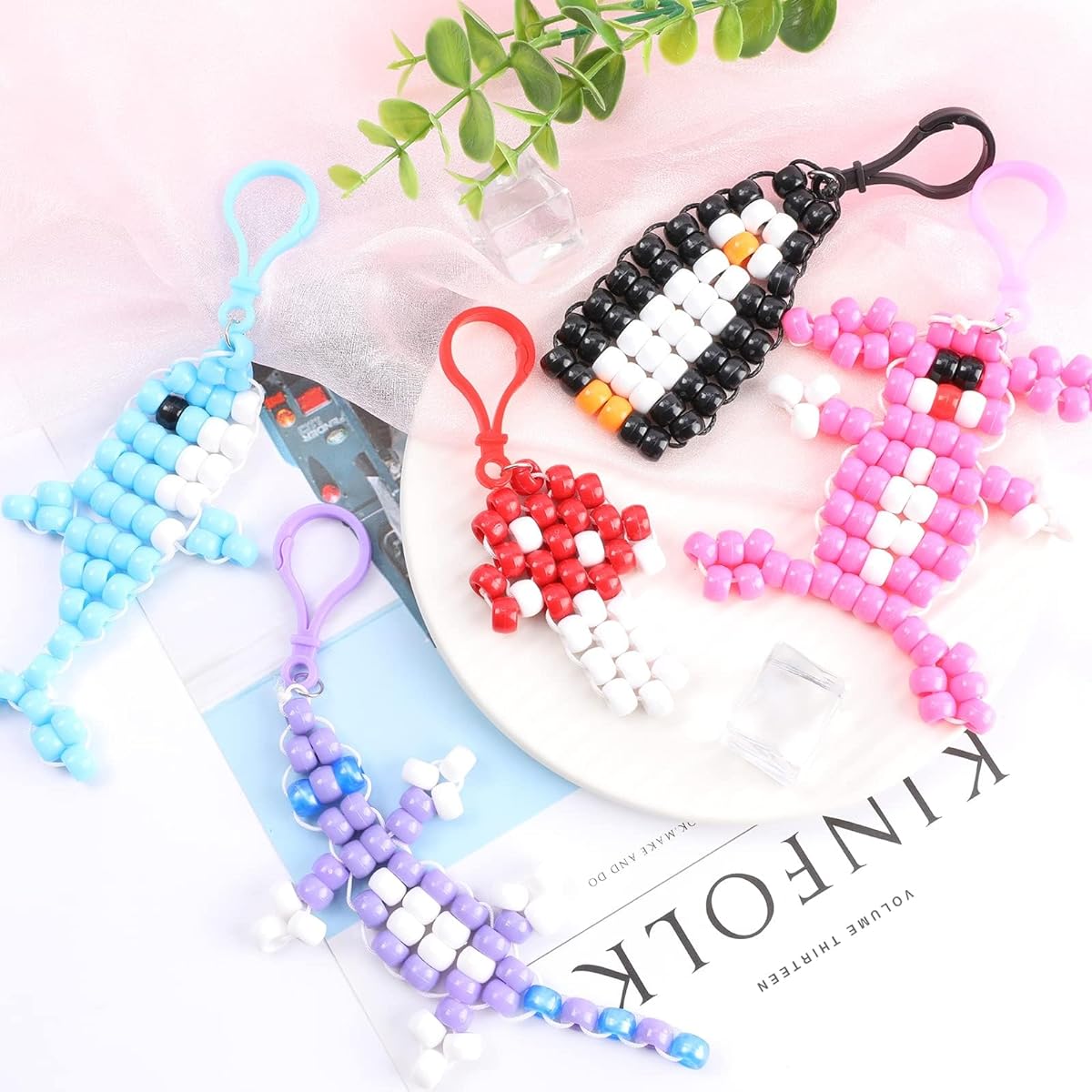 Happy Makers Beaded Pets Pony Bead Kit Multicolor Pony Bead Animal Keychain Kit with Instructions Keyring & Key Clasp Ultimate Beaded Pets Beaded Keychain Kit Art Craft Toys for Kids Beginners