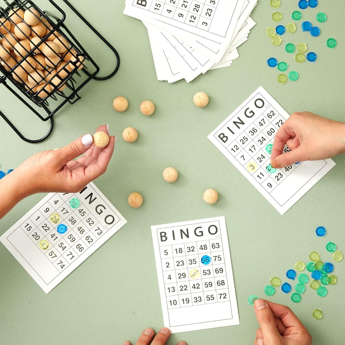 Juvale 180 Pack Disposable Paper Bingo Game Cards for Family Nights, Charity Events, Parties, Black and White, 6.1 x 4.1 Inches
