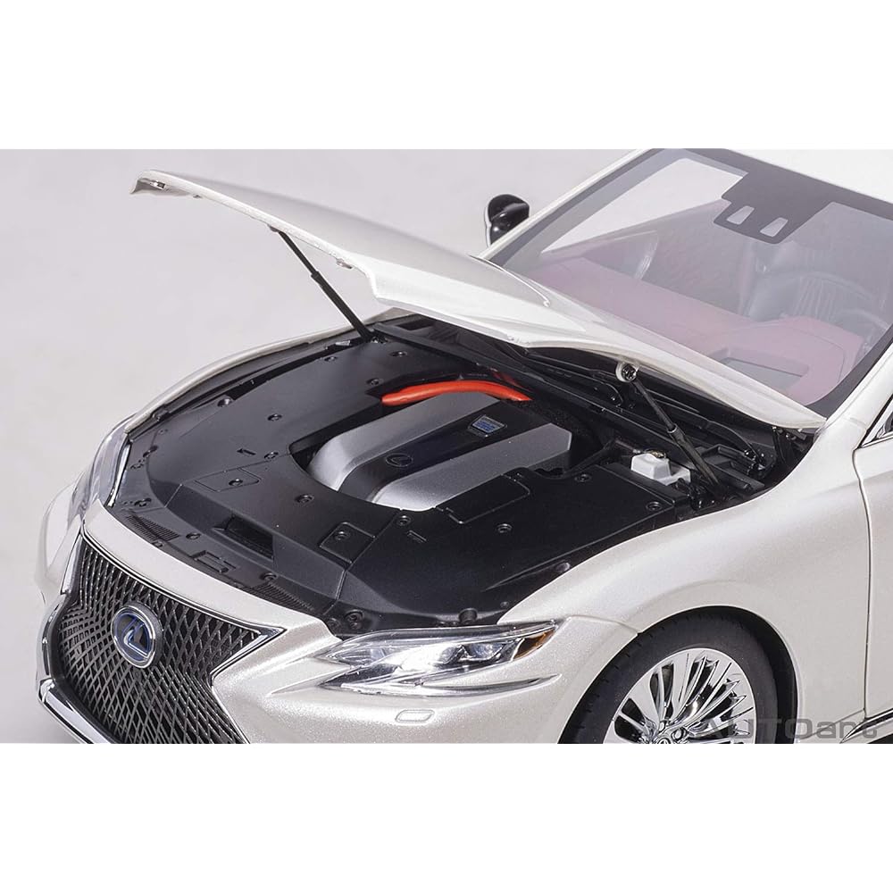 AUTOart 1/18 Lexus LS500h Metallic White Interior Color: Crimson & Black Finished Product 78866