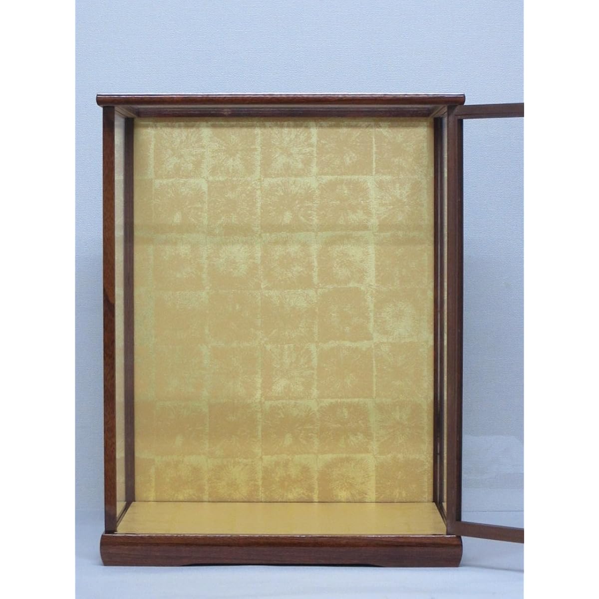 Kyoju doll case, width 30 x depth 24 x height 50 cm (inside dimensions), glass case, wooden, with door, zelkova lacquer, hata doll, children's doll, Japanese doll