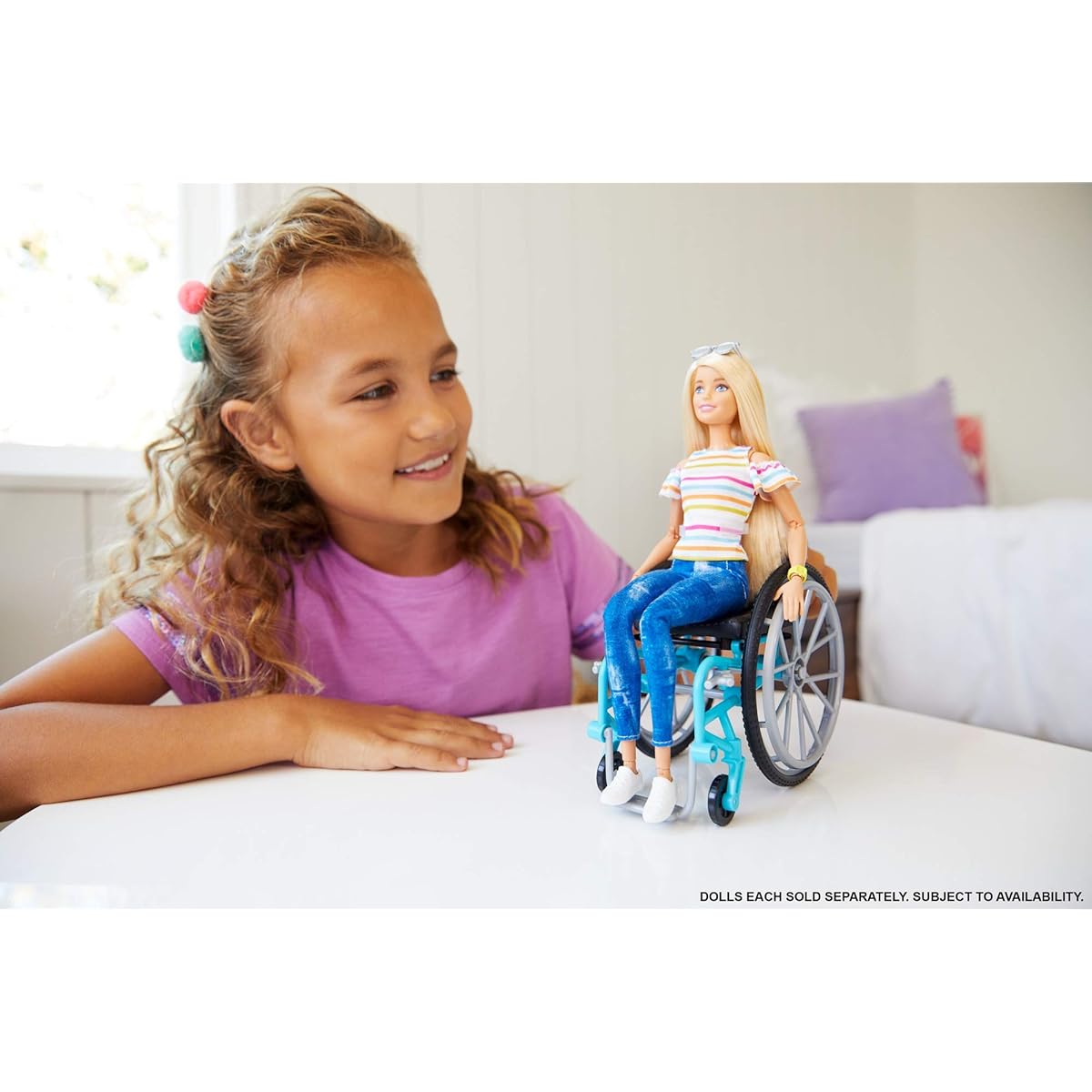 Mattel - Barbie Fashionista: Striped Shirt and Jeans with Wheelchair and Ramp, Blonde