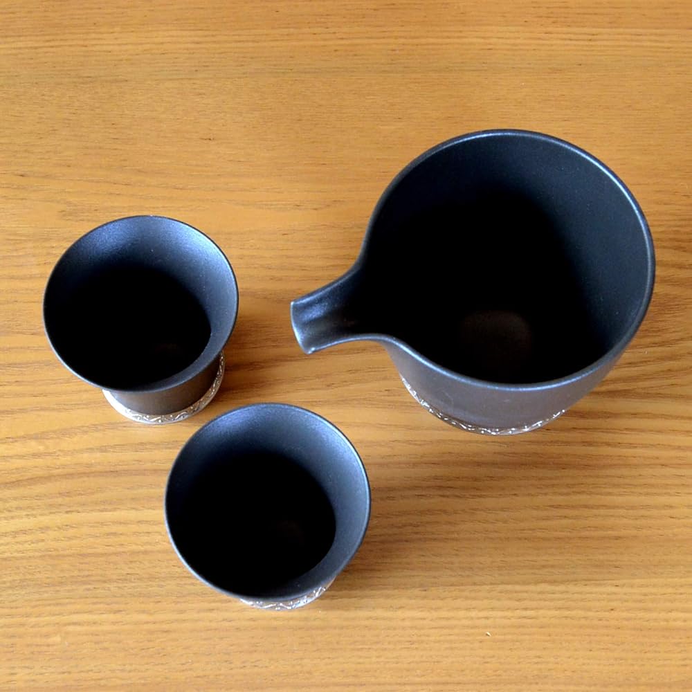Retirement Gift Sake Cup Set, Tokkuri Ochoko Set, Pottery, For Japanese Sake, Stylish, Arita Ware, 1 Sakkuri, 2 Sake Cups Set, Oxidized Silver, Gift in a Wooden Box with Gratitude