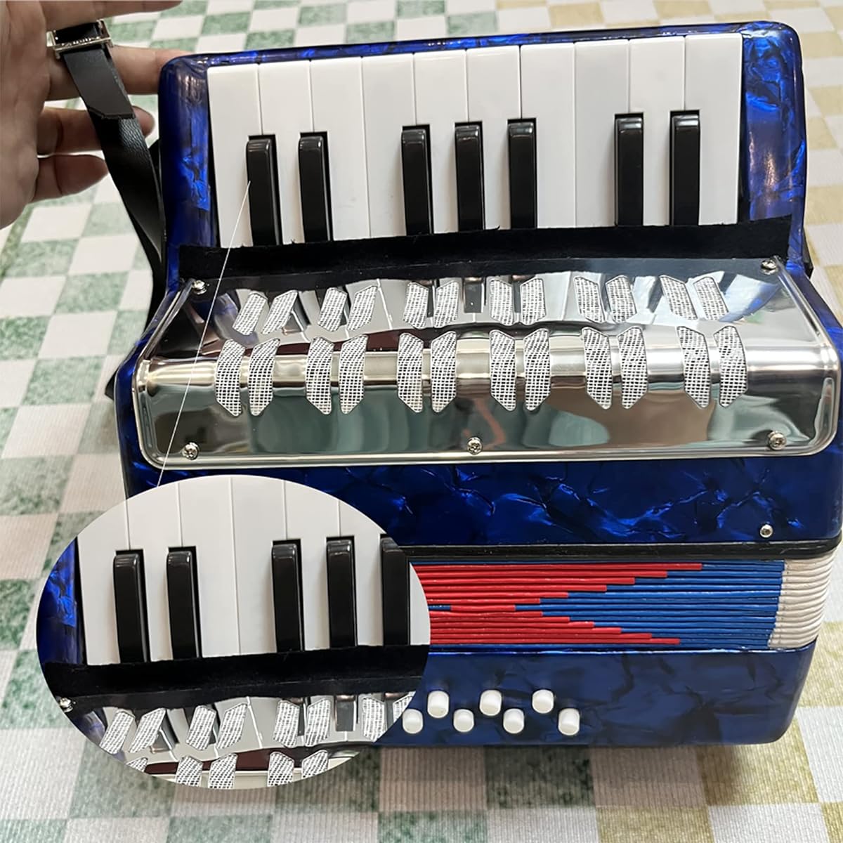Accordion 17 Keys 8 Bass Accordion Musical Instrument Accordion Instrument Accordion Adjustable Strap Soft Sound Educational Instrument Portable Music Beginner Lover