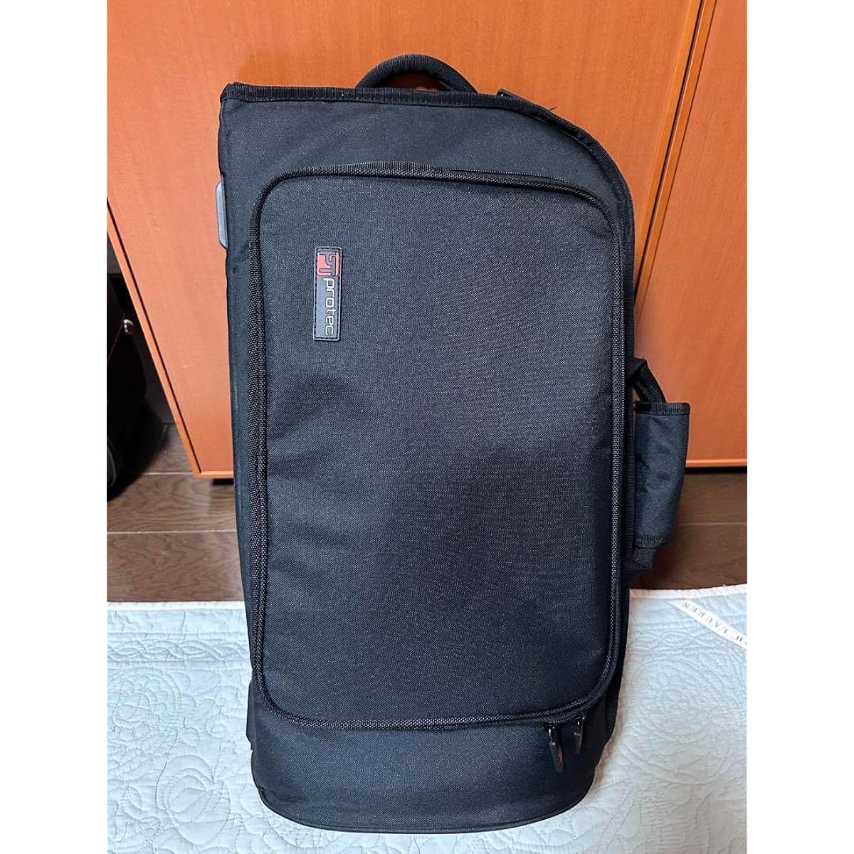 This is a soft case for the flugelhorn.