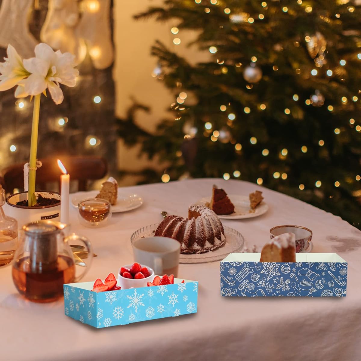 30pcs Christmas Party Supplies Checkered 4 Corner Food Boxes Paper Snack Trays Christmas Party Frozen Winter Party Decorations Disposable Food Holders for Popcorn Nachos