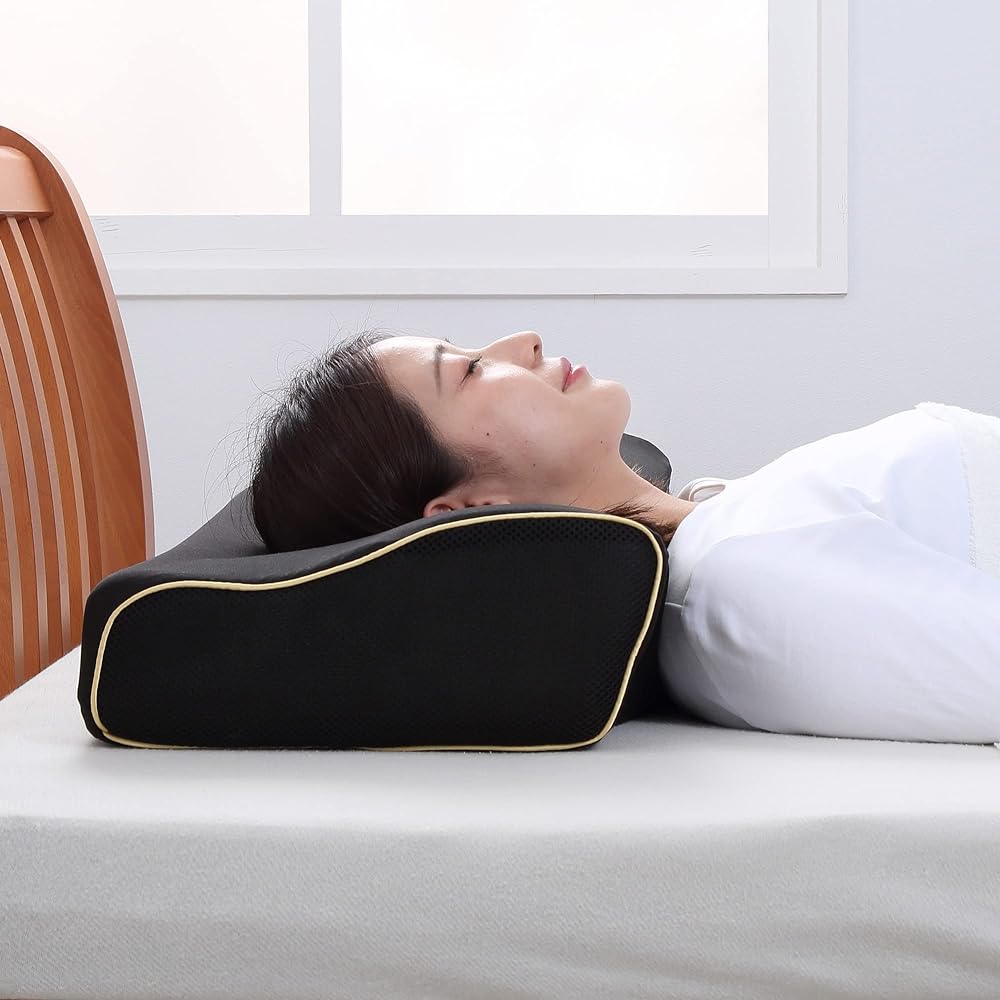 RIZAP Pillow For those who often sleep on their side Supports turning over while sleeping Ledge shape gently slopes from the back to the nape of the neck and the back of the head Fits the neck 58X33X13cm Black QH92009411