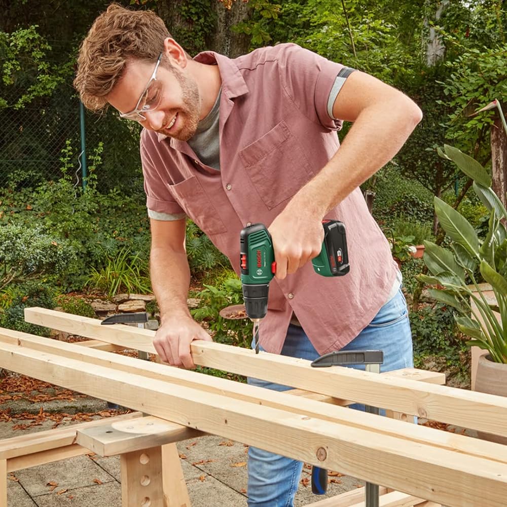Bosch DIY 18V Cordless Driver Drill (1.5Ah battery, 1 charger (AL1810CV), 1 PH2 driver bit, carrying case) ED118