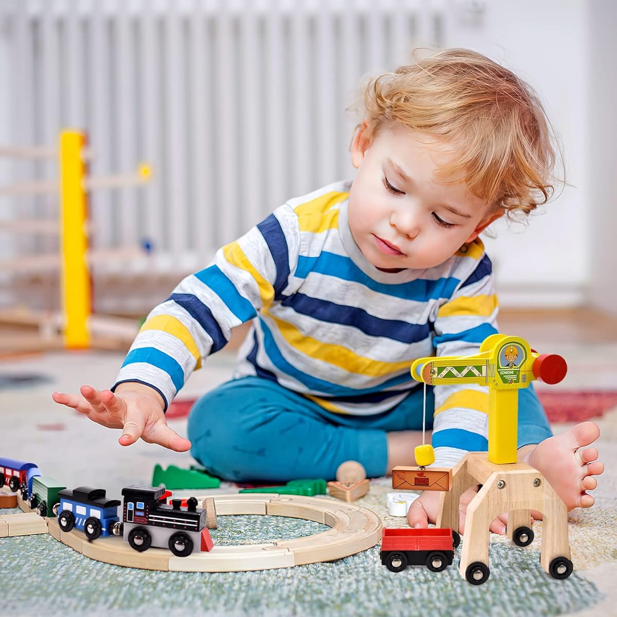 Atoylink Wooden Train Set for Toddlers, Magnetic Train Toy with Crane Locomotive Tank Engine for Kids Boys Girls Train Tracks