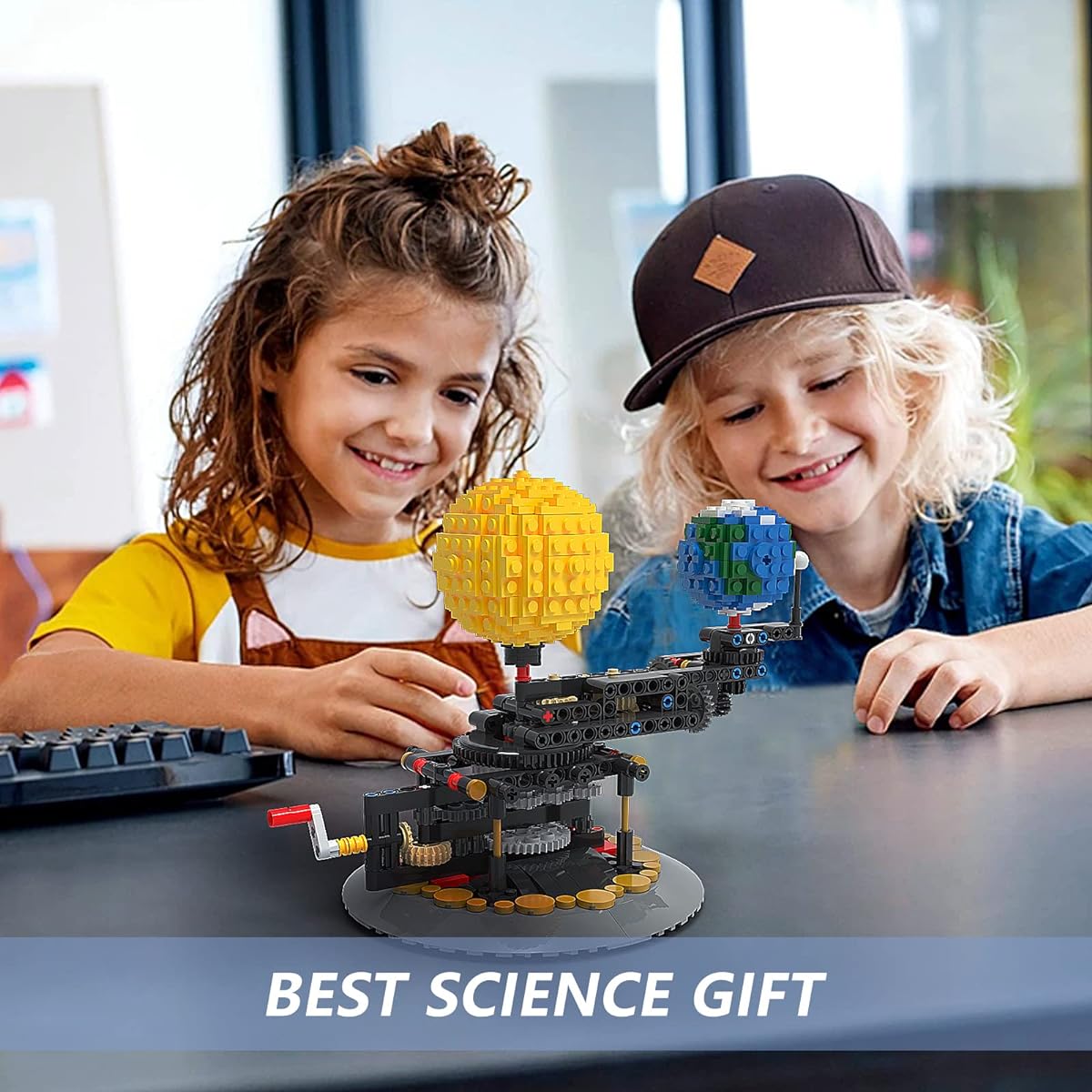 Solar System Model Earth/Moon/Sun Building Set Educational Learning Toys for Kids Space Explorer Building Set STEM Building Toys Valentine's Day Gift for Kids and Friends (461 Pieces)