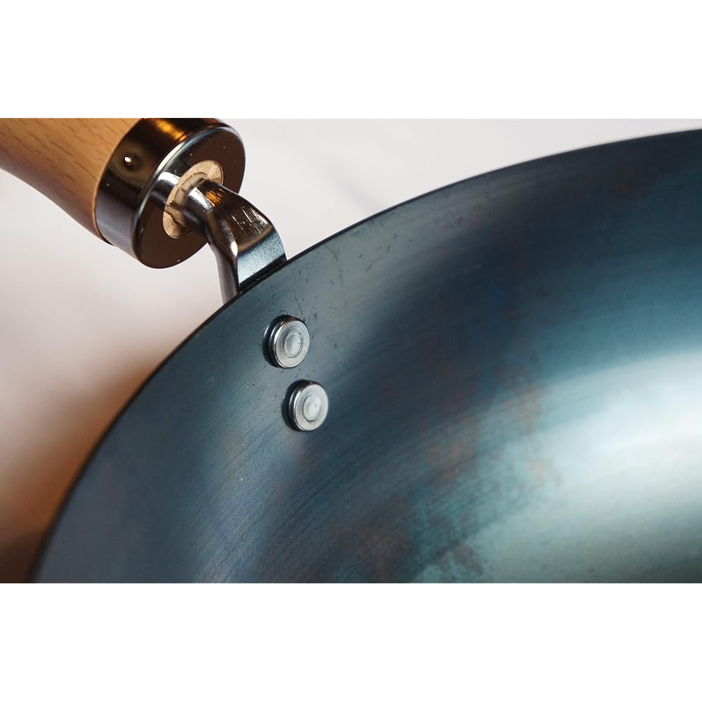 Iron frying pan that grows the more you use it, wok, 28cm, with ring hook, plain wood handle, made in Japan, IH compatible, lightweight, no seasoning required, outdoor, camping