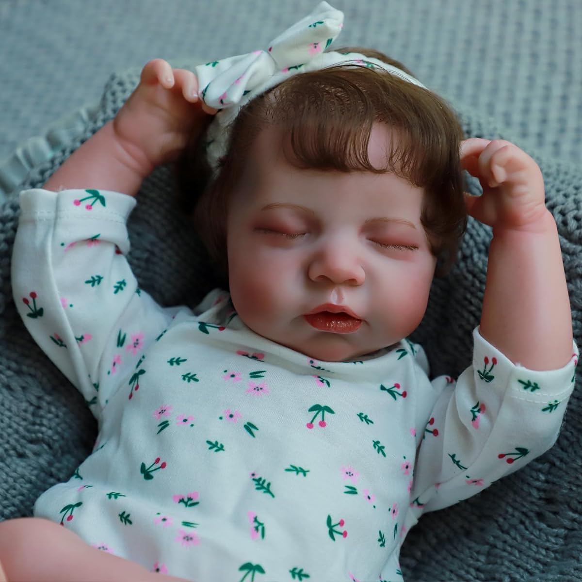 SCOM Lifelike Reborn Doll - Selina 19" Realistic Sleeping Baby Newborn Girl Doll with Soft Cloth Body Vinyl Rims for Kids Gift Ages 3+