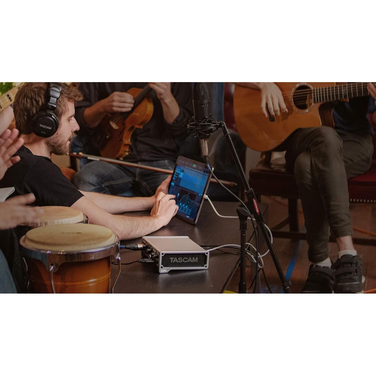 TASCAM SERIES 102i 10IN/2OUT 24bit/192kHz High Resolution USB Audio/MIDI Interface Youtube Music Production Live Streaming DTM
