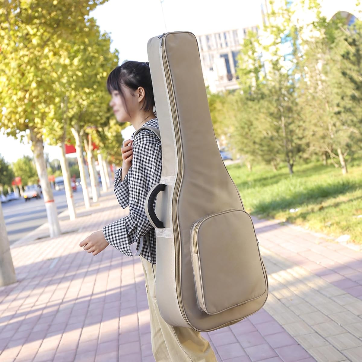 Guitar Case Lightweight Gig Bag Thick Double Shoulder Folk Acoustic Guitar Bag Musical Instrument Bag (Color: Khaki, Size: 40/41inch)