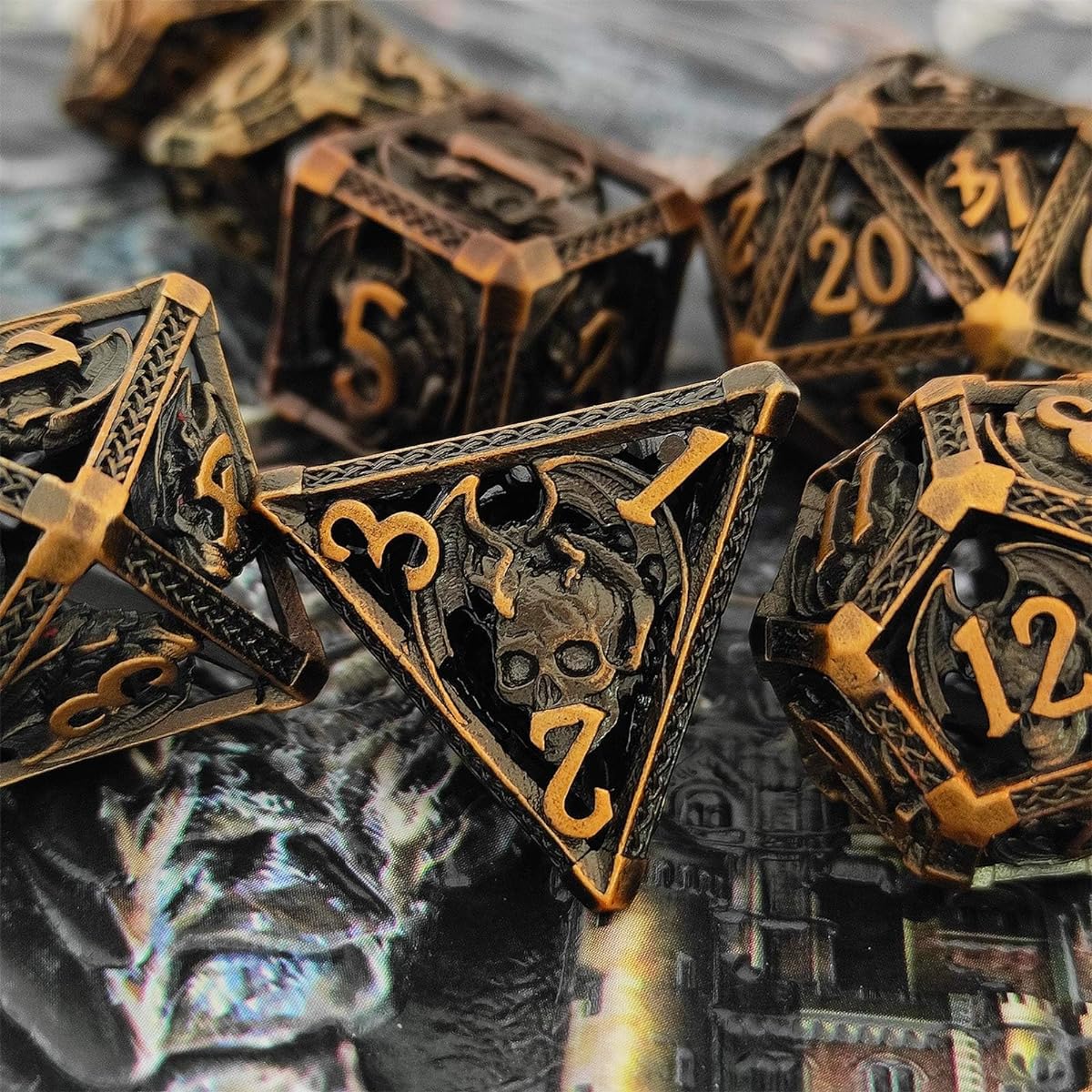 AHDKEJG D&D DND Dice Set 7pcs Metal Hollow Polyhedron Dungeons and Dragons Gift Bag TTRPG MTG Pathfinder Board Game Accessories D&D Role Playing Dice D20 D12 D10 D% D8 D6 D4-Ancient Gold