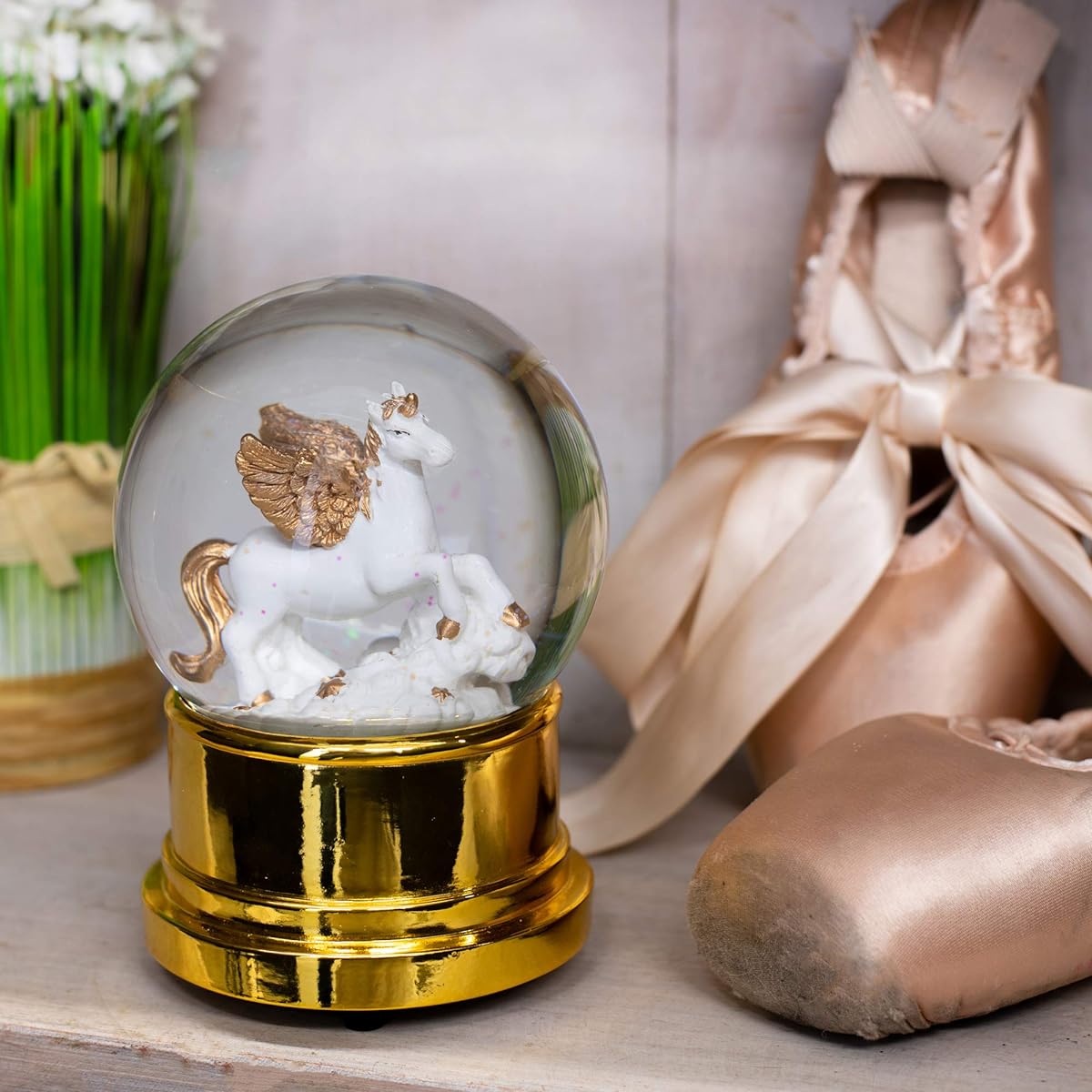 Elanze Designs Flying Unicorn 100mm Musical Water Globe with Song Unicorn
