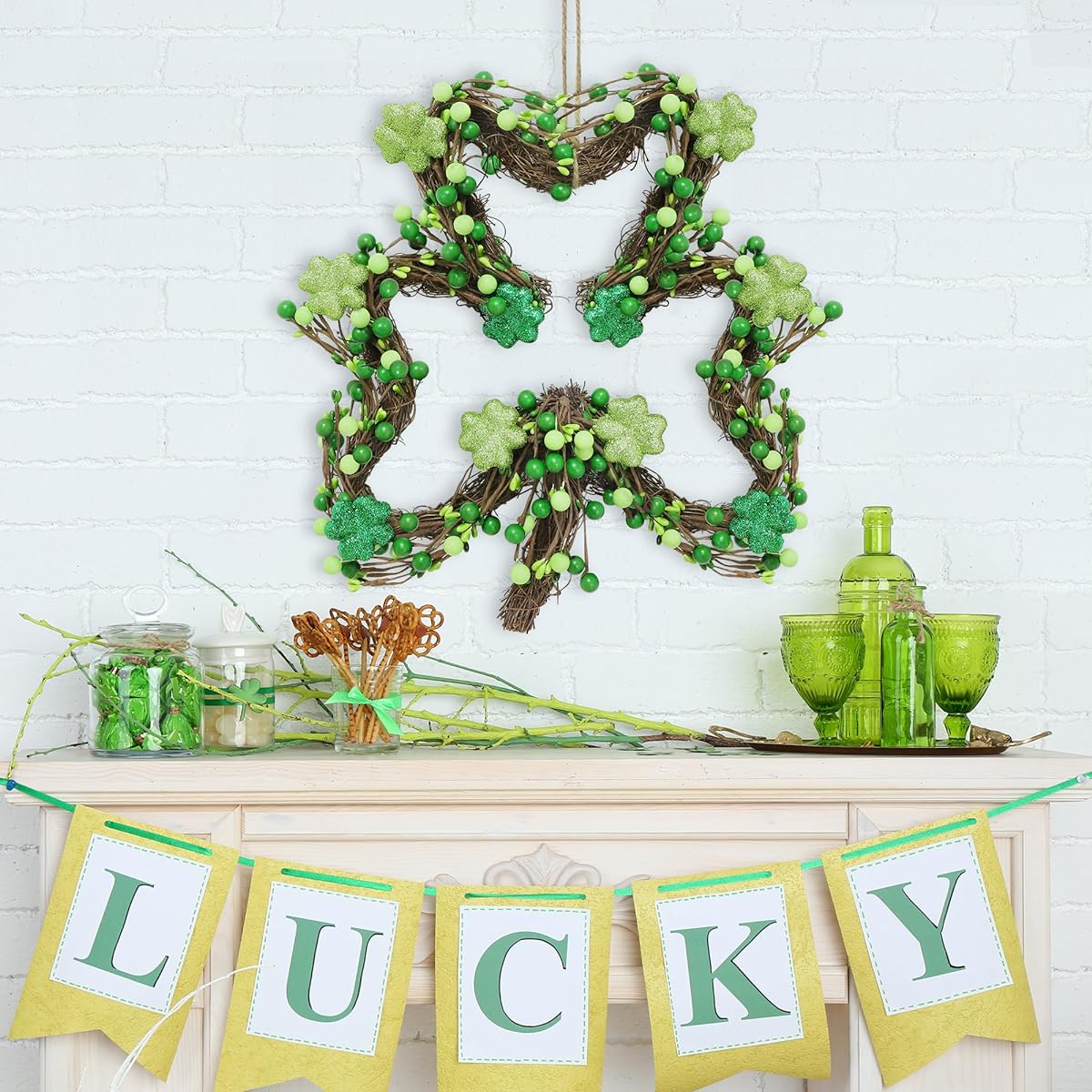 St. Patrick's Day Wreath Entrance Decor Artificial St. Patrick's Day Door Wreath Glitter Foam Shamrock Green Berry St. Patty Wreath Wall Mantel Decor