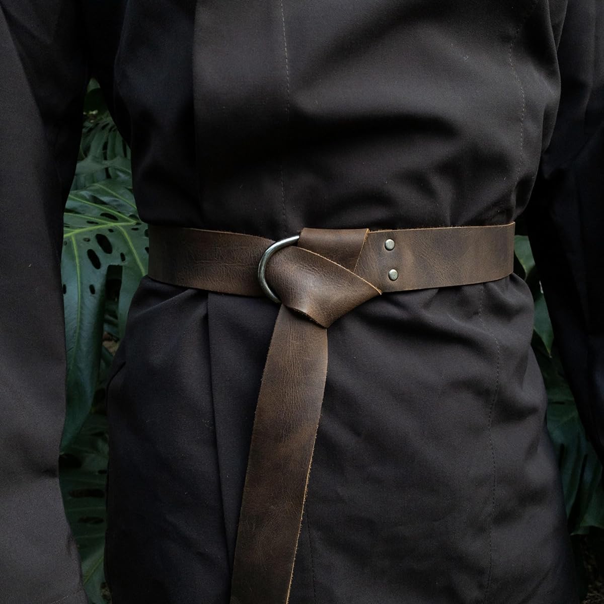 Hide & Play Medieval Half Ring Belt Made of Full Grain Leather - Adjustable Viking Style Strap Cosplay Party Accessory - Bourbon Brown, Bourbon Brown. , 28" - 36"