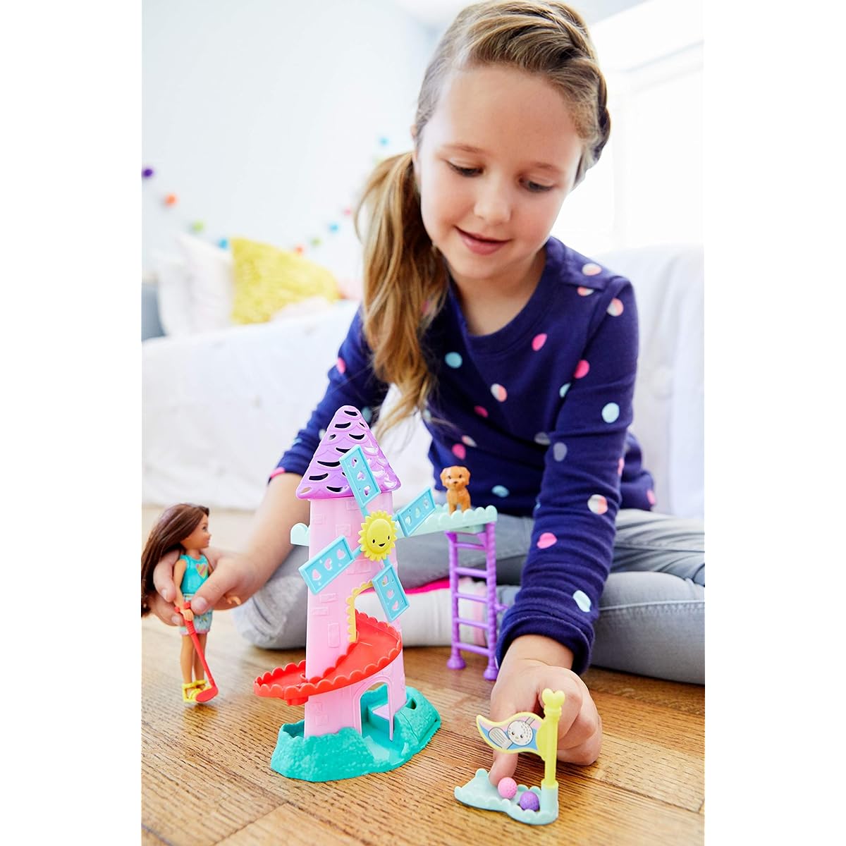 Barbie FRL85 Club Chelsea Mini Golf Doll and Playset