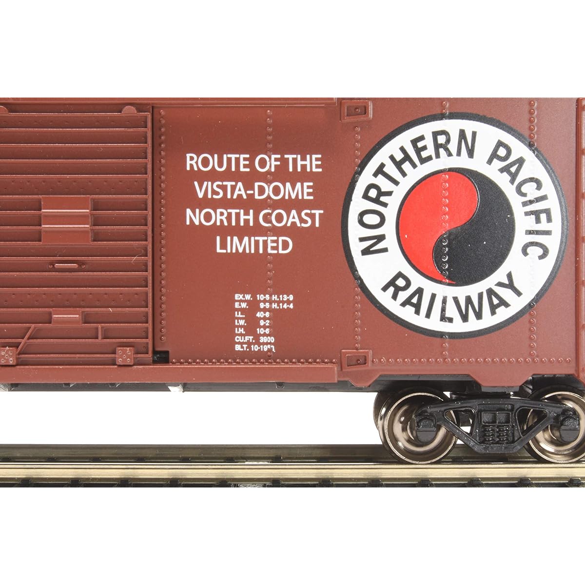 Bachmann Trains - 40' Box Car - North Pacific # 43099 - HO Scale