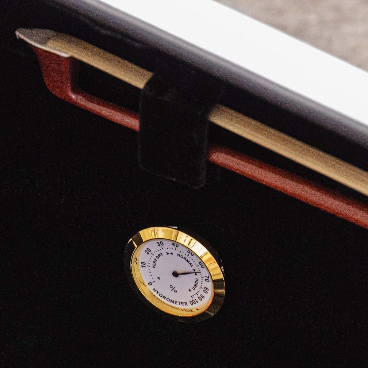 Christina carbon fiber rectangular violin case with hygrometer installed