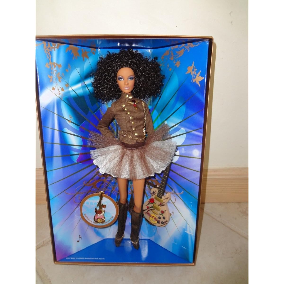 Hard Rock Cafe compatible to Barbie Doll Gold Label + Collector Pin African American