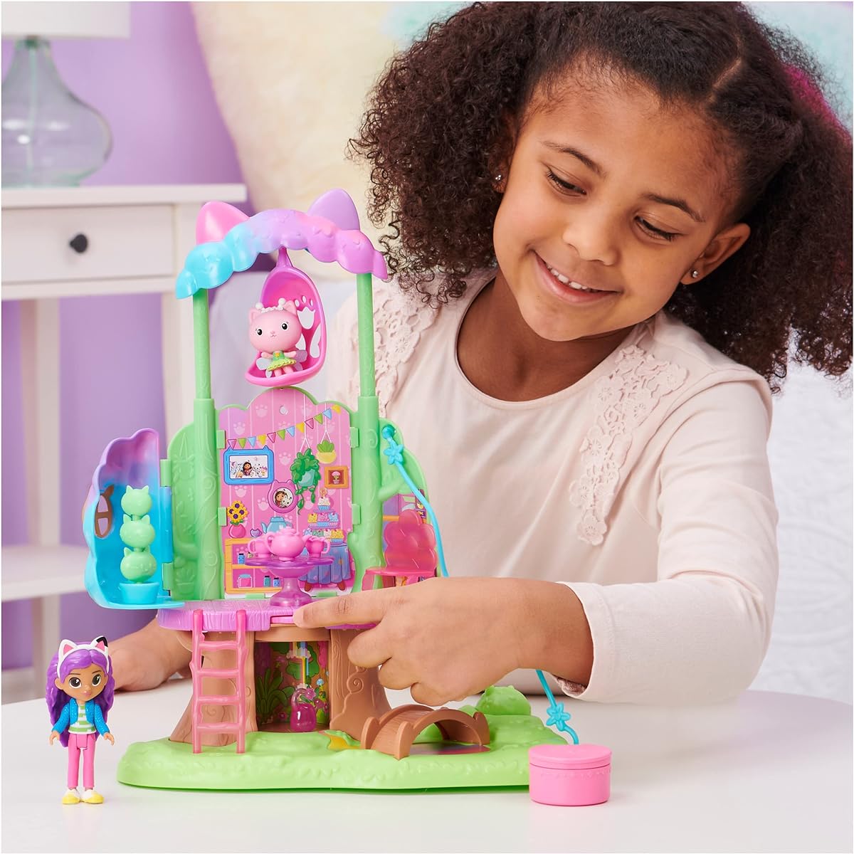 Gabby's Dollhouse, Transforming Garden Treehouse Playset with Lights, 2 Figures, 5 Accessories, 1 Delivery, 3 Furniture, Kids Toys, Ages 3+