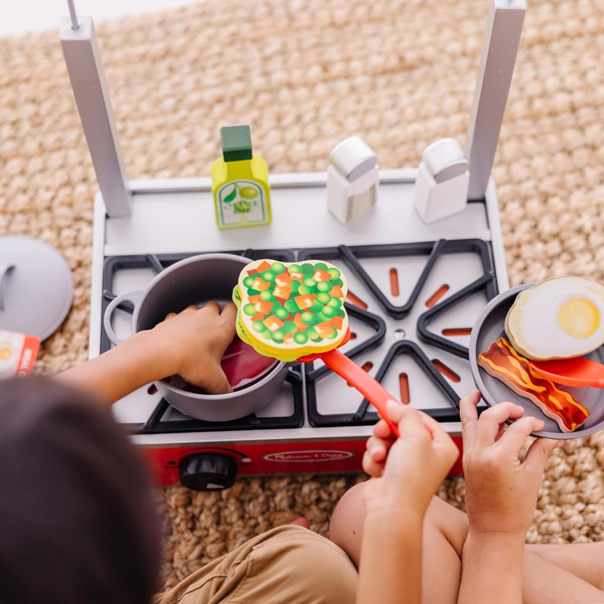 Melissa & Doug 17-Piece Deluxe Wooden Cooktop Set with Wooden Play Food, Durable Pot and Pan